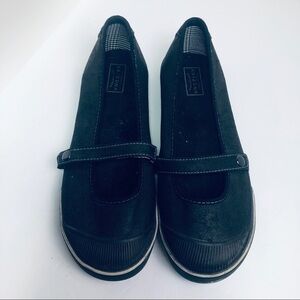 Arizona women’s Mary Jane’s‎ black rubber toe 10M